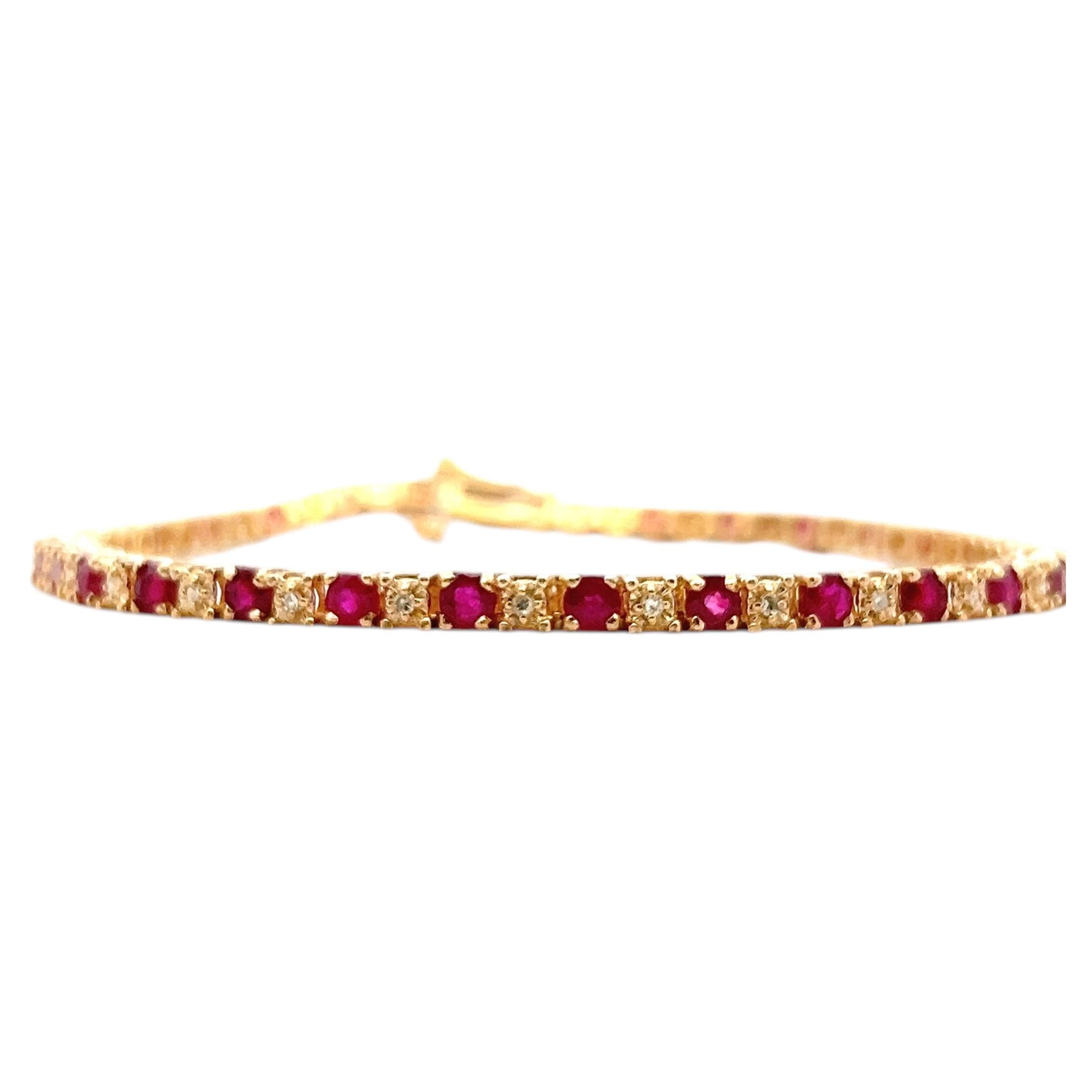 Modernes Armband aus 14-karätigem Gelbgold mit Rubinen und Diamanten (4,50 Karat) im Angebot