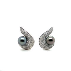 Pendientes contemporáneos de perla negra con pavé de diamantes de 1,34 tcw, en oro blanco de 18k y cierre tipo omega