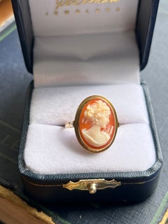 Edwardian 18K Yellow Gold Shell Cameo Erato Ring