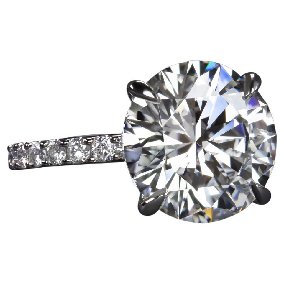 Exceptionnelle bague à diamants certifiée GIA de 5 carats, taille ronde et brillante en vente