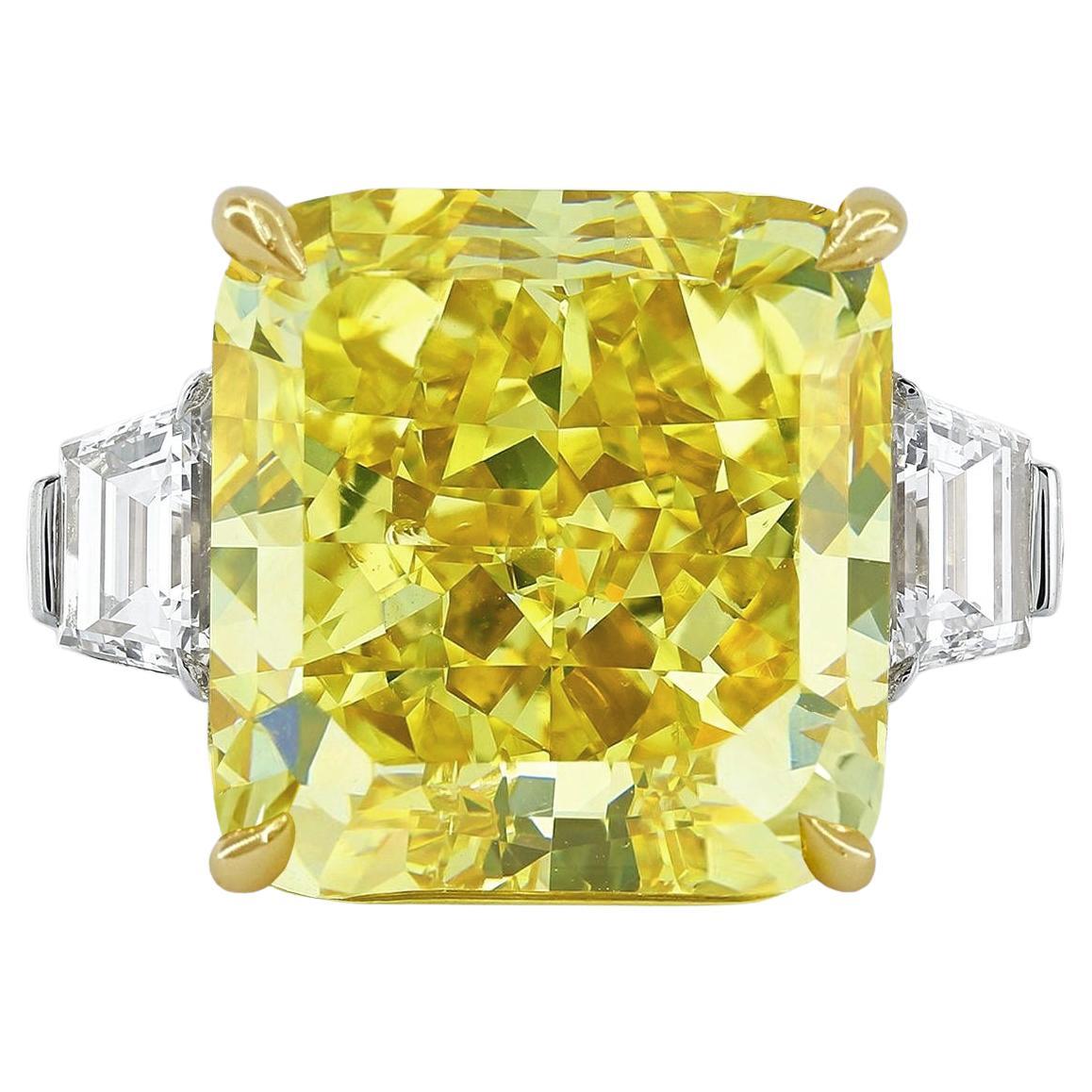 MADE IN ITALY GIA Certified 3 Carat Square Radiant Fancy Yellow Diamond Ring For Sale