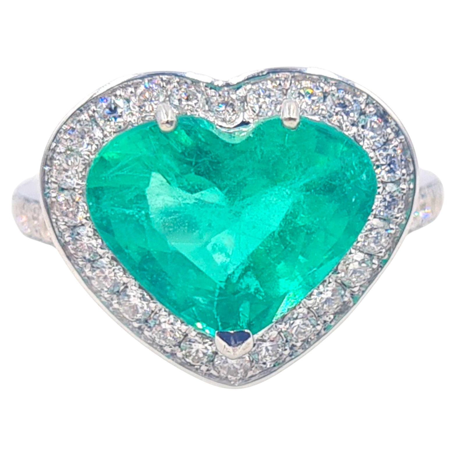 IGI Antwerp 2.60 Carat Heart Shape Minor Oil Emerald Diamond Made in ...