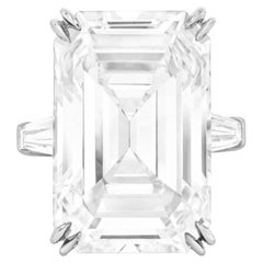 GIA-zertifizierter 9 Karat Diamantring mit Smaragdschliff im Smaragdschliff makellos D Farbe