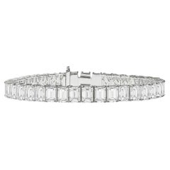 Bracelet tennis en diamants taille émeraude de 18 carats et diamants taille émeraude