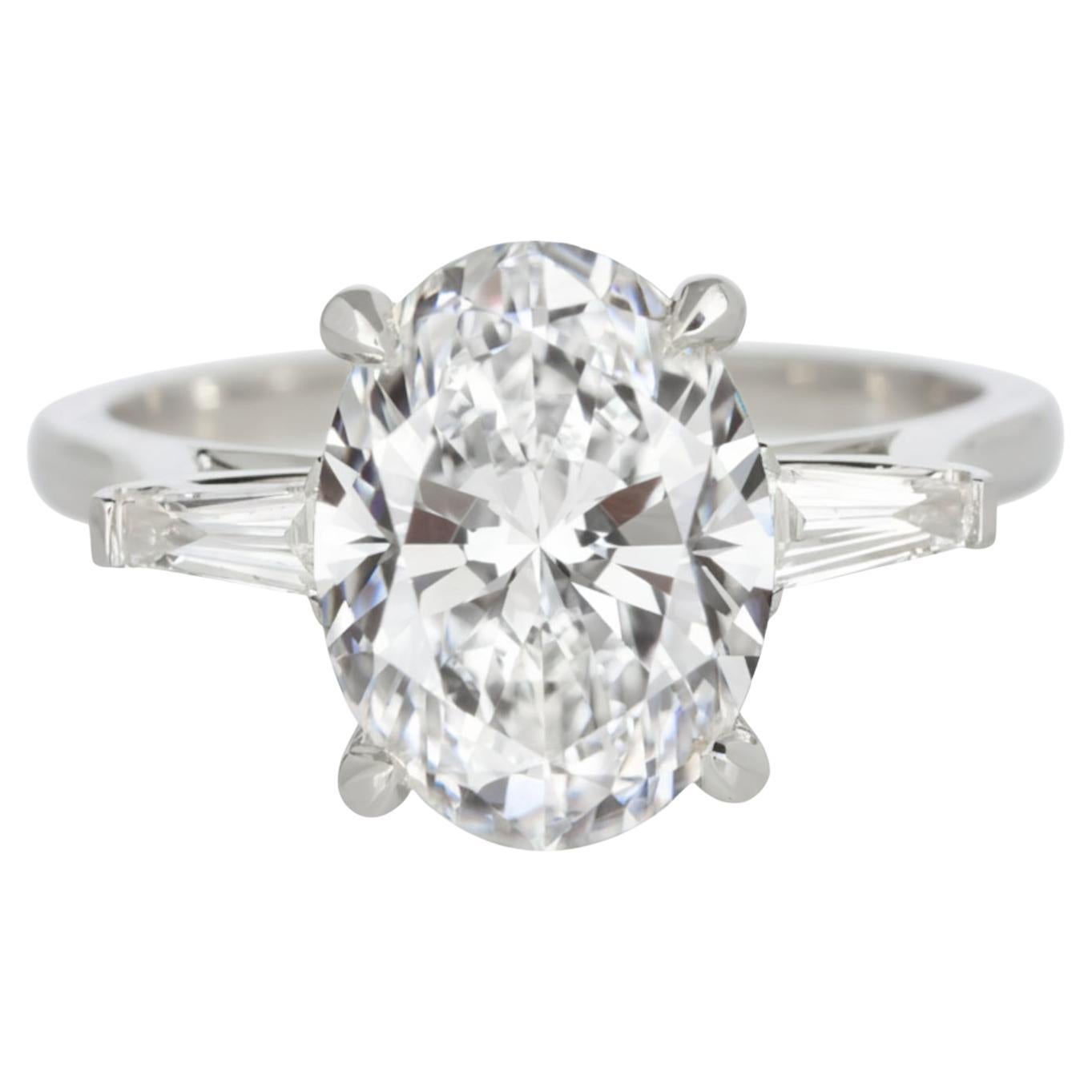 Anello con diamante ovale baguette certificato GIA da 3 carati Made in Italy