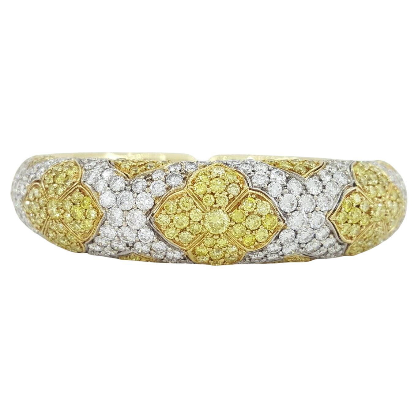 BVLGARI ROMA Bracelet jonc fantaisie en diamants jaunes et blancs de 10 carats en vente
