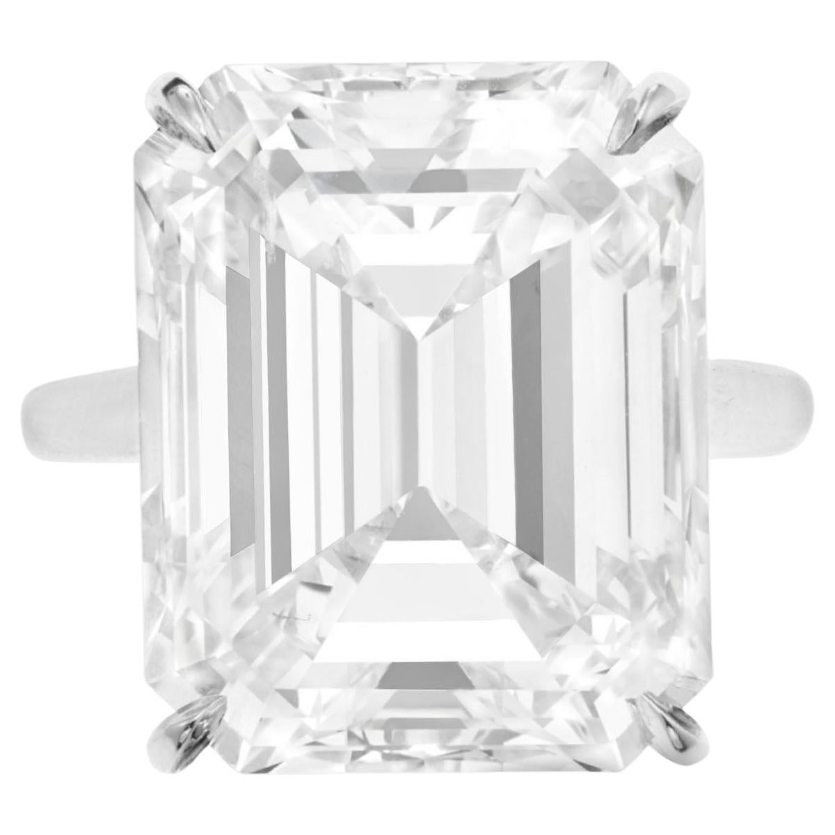 Bague en platine avec diamant taille émeraude de 10,32 carats certifié GIA