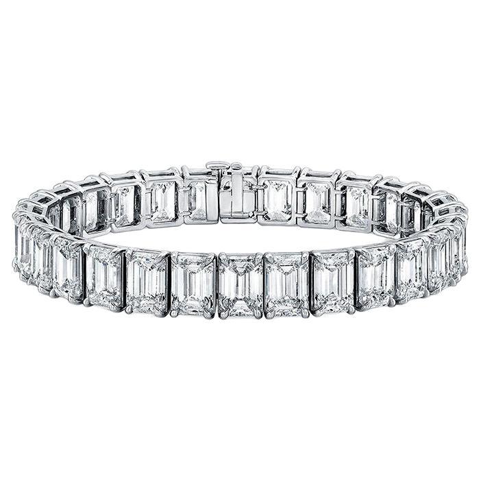 27 Carat Carat White Gold Tennis Bracelet Emerald cut Diamonds D/F Color