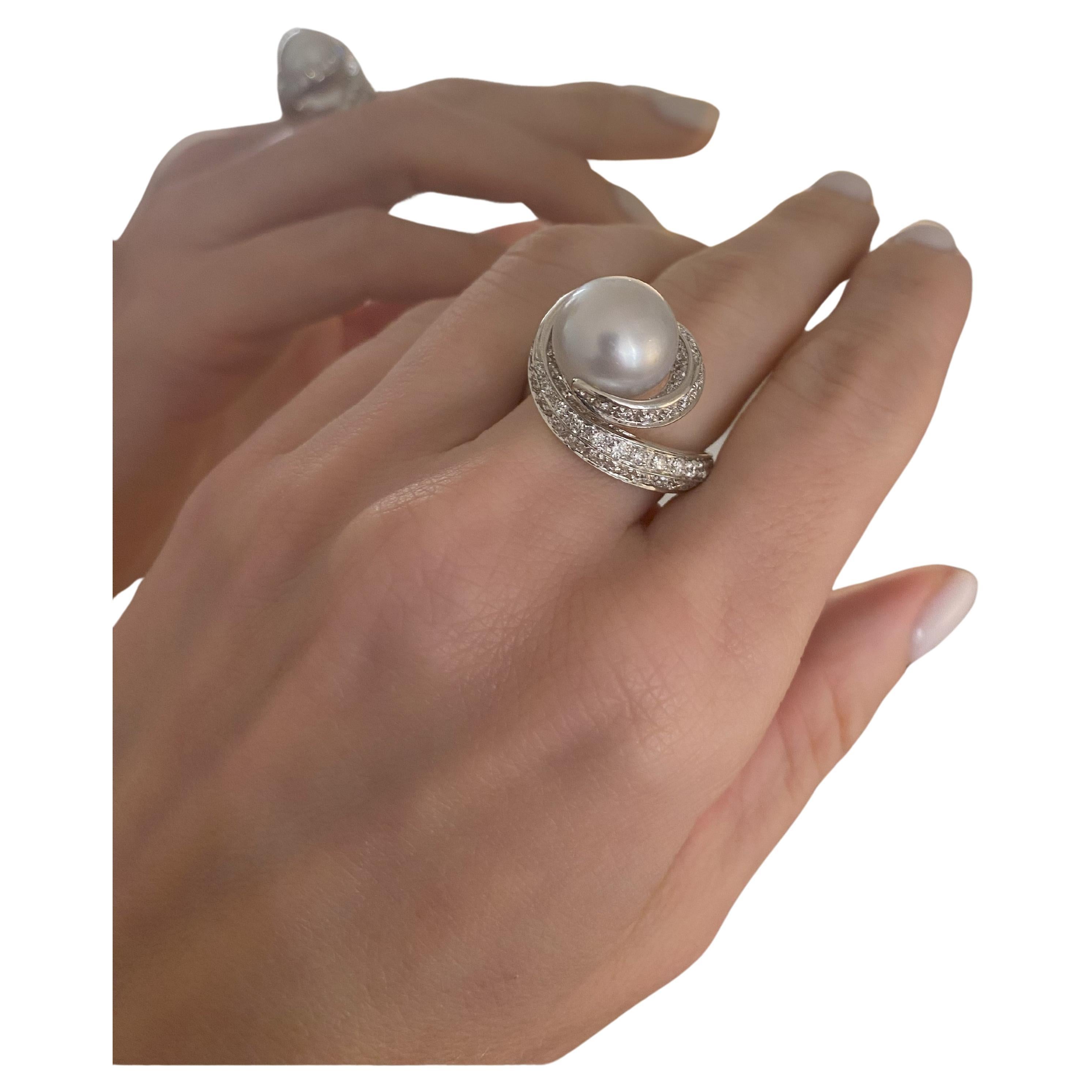 SCAVIA TWIST Ring 12.75 Ct Australian Silver/White Pearl Diamond Pavè White Gold For Sale