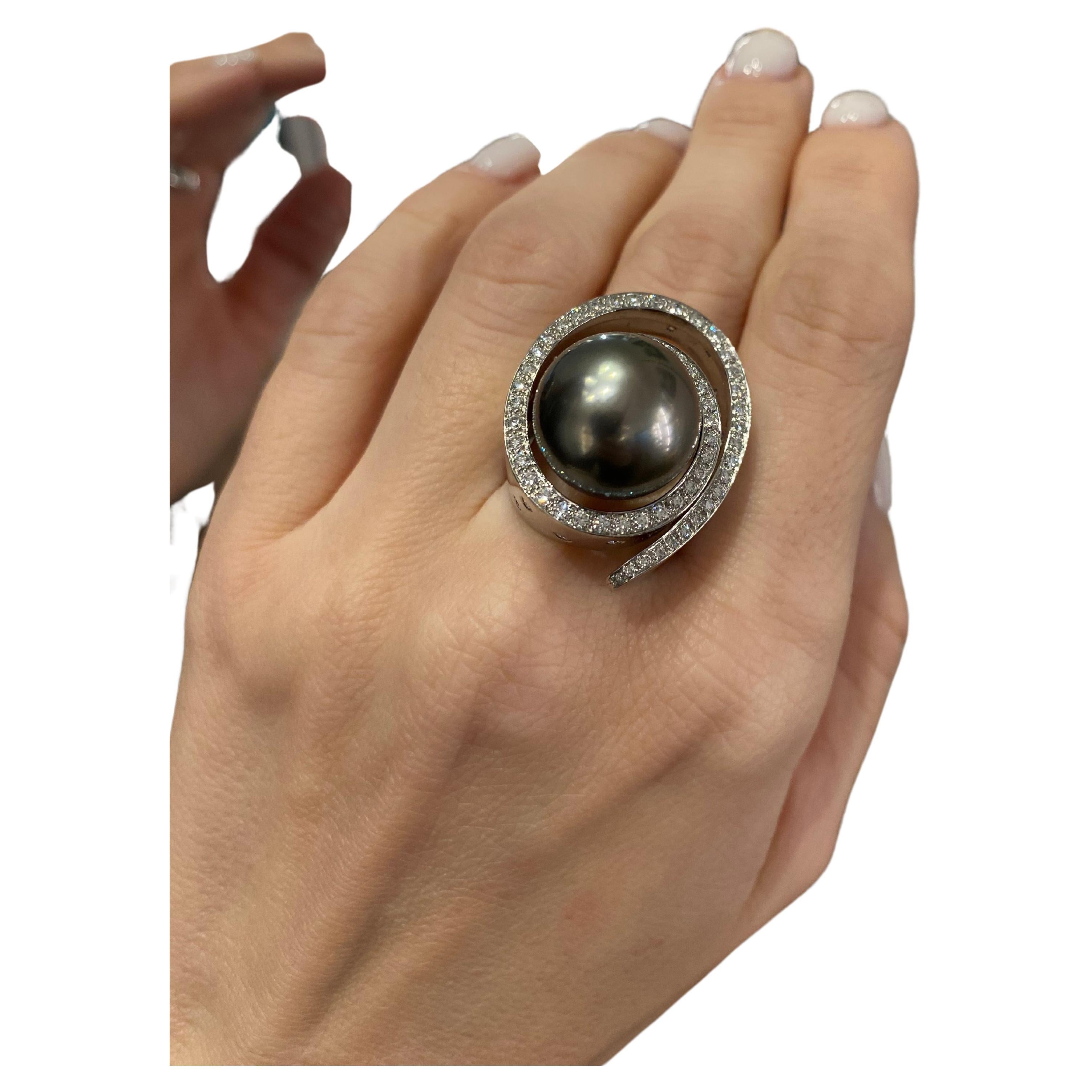 SCAVIA Tahiti Black Pearl Pavè Round Brilliant Cut Diamond Ring For Sale