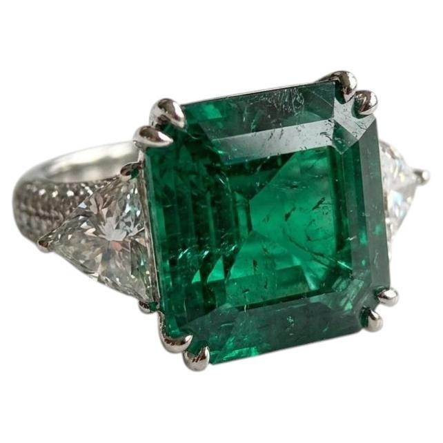 7 Carat GRS Certified Minor Oil Green Emerald Diamond Ring