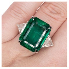 GIA Certified 16,93 Carat MINOR OIL Green Emerald Diamond 18K White Gold