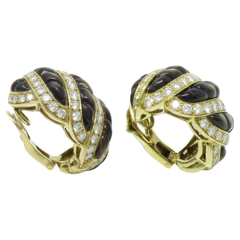 Mauboussin Pear Diamond 18k Yellow gold earrings In Excellent Condition For Sale In Chicago, IL