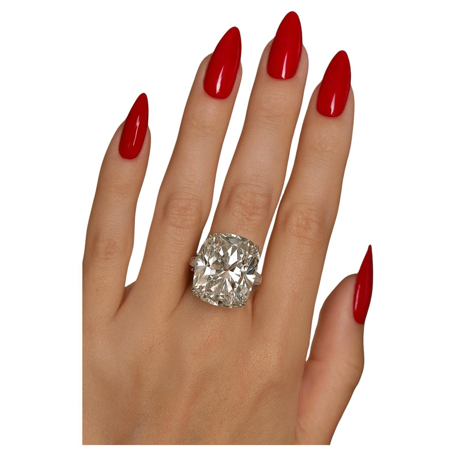 Bague de fiançailles en platine certifiée GIA 26 carats diamant taille coussin