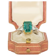 Anillo de diamante verde esmeralda de 5.75 quilates certificado por el GIA
