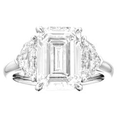 GIA Certified 4 Carat Emerald Cut Diamond Ring D COLOR VS1 Clarity (bague en diamant taille émeraude)