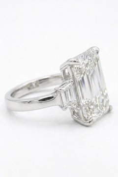 GIA Certified 10 Carat Emerald Cut Diamond Platinum Ring with trapezoid diamond