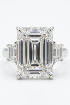GIA Certified 10 Carat Emerald Cut Diamond Platinum Ring with trapezoid diamond