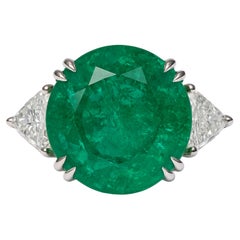 C. Anillo de diamante esmeralda colombiano certificado Dunaigre de 6,84 quilates