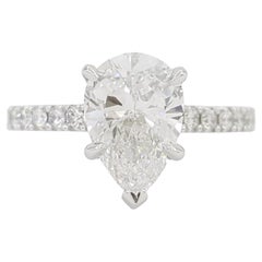 Anello in platino con diamante taglio pera certificato GIA da 1,64 carati D internamente privo di difetti.