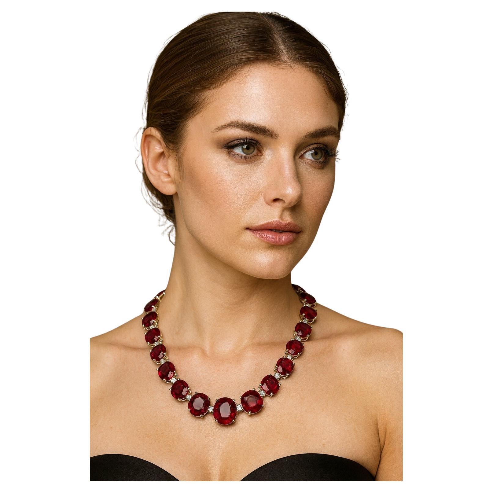 Collier de tennis à maillons en rubis ovale naturel et diamants

Fabriqué en or jaune 14kt 100% naturel, ce collier de tennis pour femme est présenté dans un état neuf. La pièce affiche un poids total spectaculaire de 146 carats, dont 141 carats de