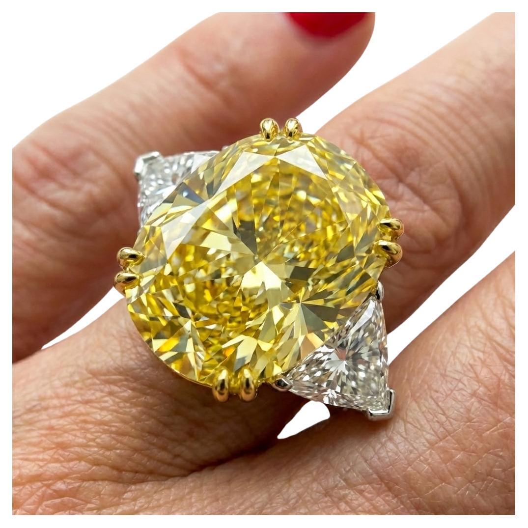 Bague à diamant ovale certifié GIA 10,02 carats jaune fantaisie VS2