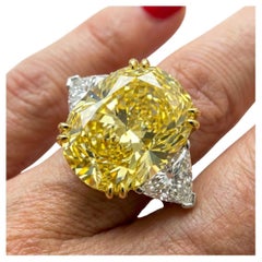 Bague à diamant ovale certifié GIA 10,02 carats jaune fantaisie VS2