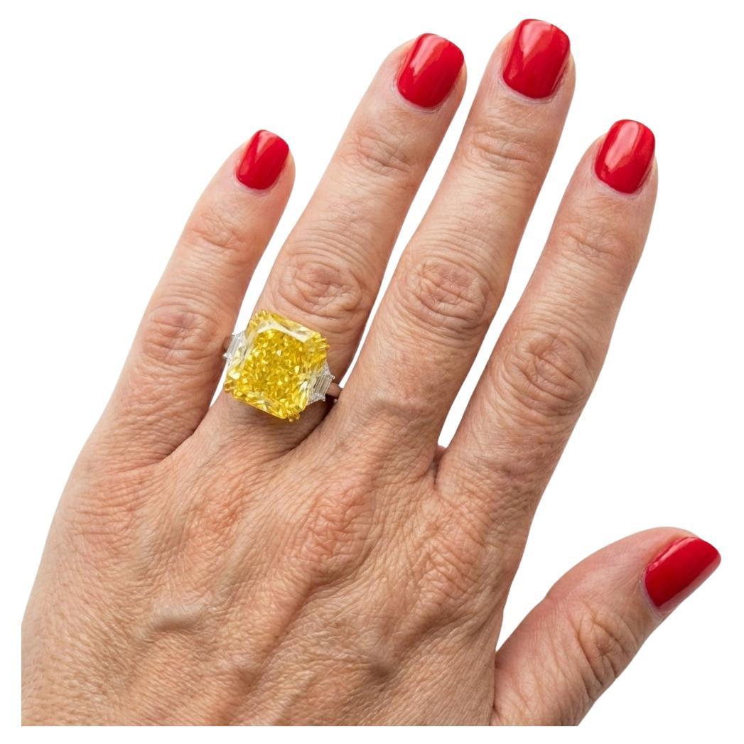Bague en diamant certifié GIA de 7,05 carats jaune fantaisie VS2