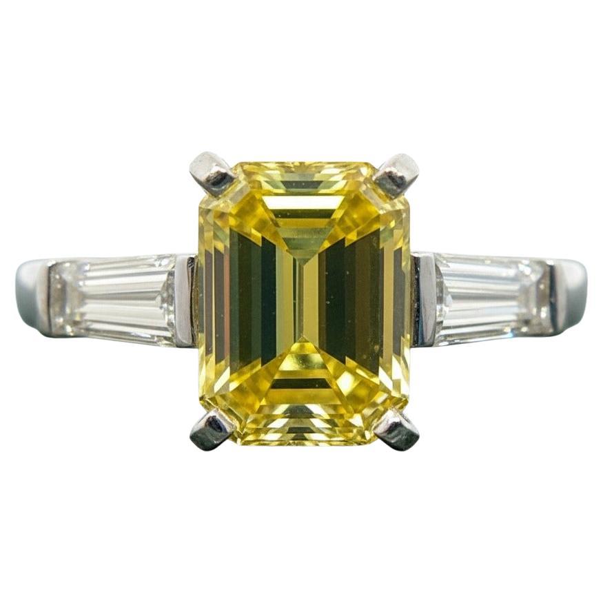 Bague de fiançailles en platine et diamant jaune de Cartier