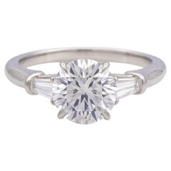 Bague en or blanc 18 carats certifiée GIA et ornée d
un diamant rond de 2,05 carats