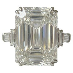 GIA Certified Exquisite 28.13-Carat Emerald-Cut Diamond Ring GIA Certified Exquisite 28.13-Carat Emerald-Cut Diamond Ring