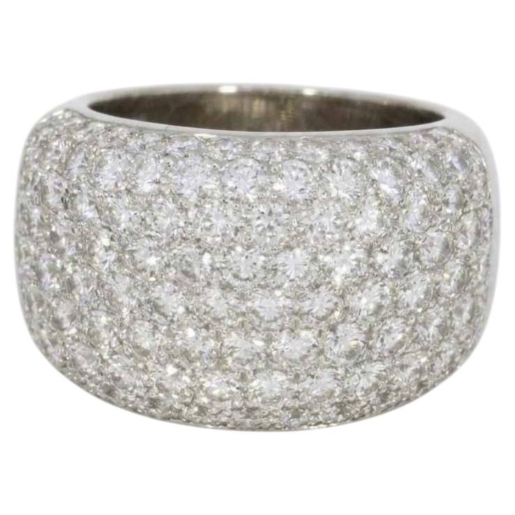 Bague dôme en or blanc 18 carats sertie d'un diamant de 5 carats