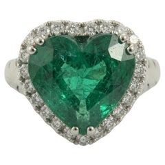 Anello in platino con diamante a forma di cuore e smeraldo colombiano da 10 carati certificato AGL