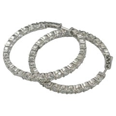 Pendientes de aro con diamantes de talla brillante redonda en oro blanco de 14k