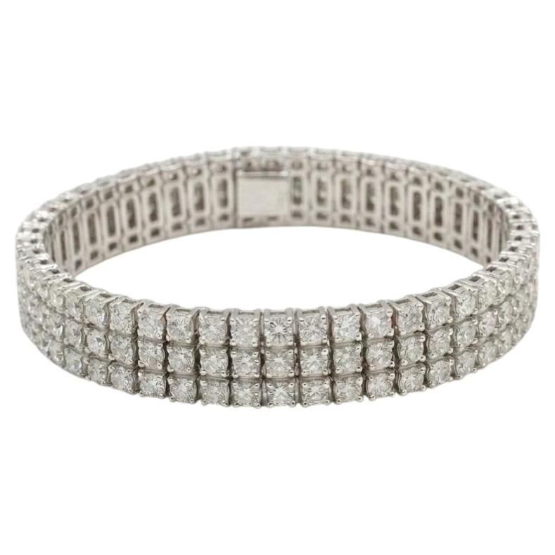 Dreireihiges Tennisarmband mit 10-Karat-Diamanten aus 14-karätigem Weißgold im Angebot
