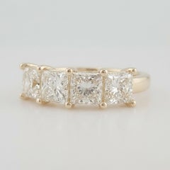Alianza de aniversario de cinco piedras con diamantes de corte princesa de 3 quilates, en oro amarillo de 14k