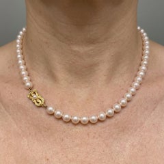 Collana a filo con perle coltivate Akoya in oro giallo 18 carati di Mikimoto
