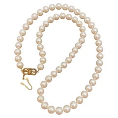 Collana a filo con perle coltivate Akoya in oro giallo 18 carati di Mikimoto