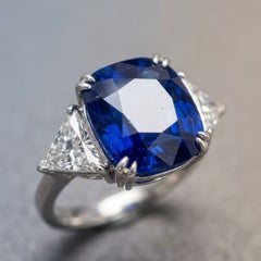 Anello in platino con zaffiro birmano blu intenso da 4,36 carati, non trattato termicamente, e diamanti