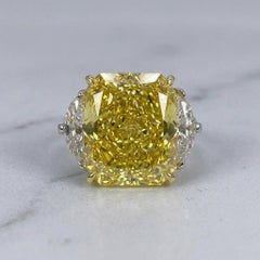 Anello con tre pietre: diamante giallo intenso "Fancy" da 7,03 carati certificato GIA