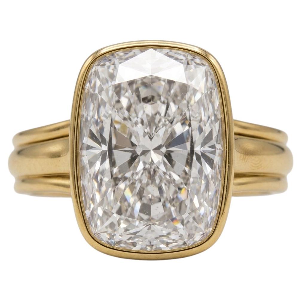 GIA 4.01 Carat G VS2 Cushion Modified Brilliant Diamond 18K Yellow Gold Ring For Sale