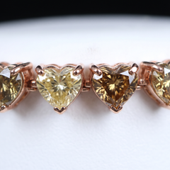 6-Karat-Tennisarmband aus Roségold mit mehrfarbigen Diamanten in Herzform