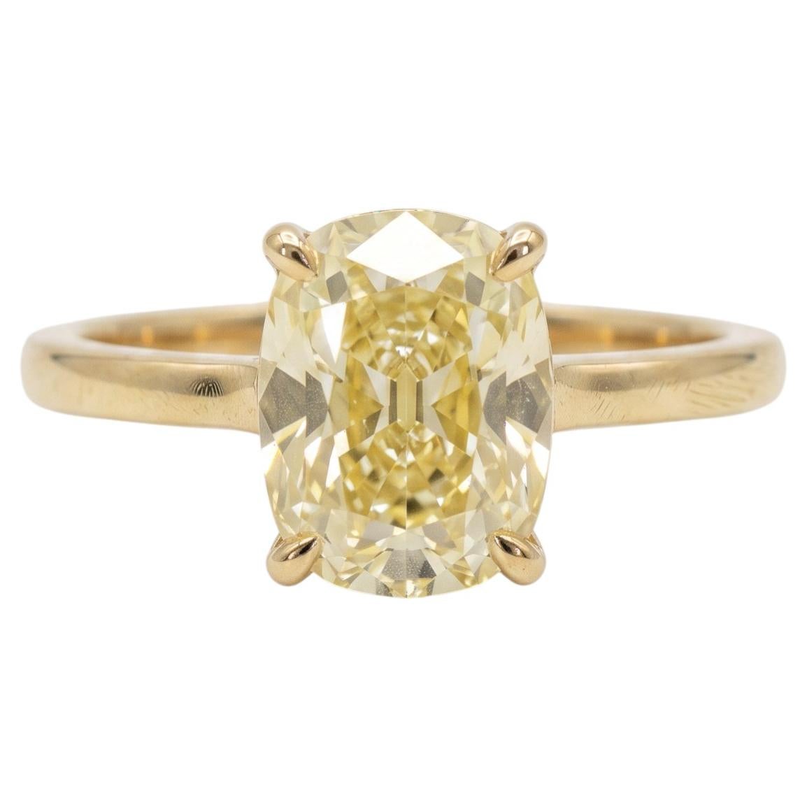 Bague en or sertie d'un diamant naturel taille « Old Mine Brilliant » de 2,23 carats certifié par le GIA en vente