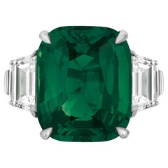 Anello in platino con smeraldo colombiano da 11,82 carati, taglio a cuscino, di colore verde vivido, e diamanti