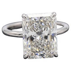 GIA Certified 8.6 Carat VS2 Radiant Diamond White Gold Ring