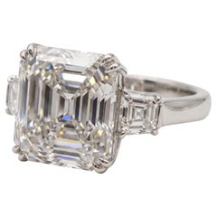 GIA-zertifizierter Dreisteinring mit einem quadratischen Diamanten im Smaragdschliff, 7,05 Karat, G, VS2