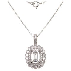 Superbe collier avec pendentif « Ashoka Diamond Halo » en or blanc 14 carats