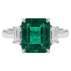 GRS Certified 5.49 Carat Vivid Green Octagonal Diamond White Gold Ring