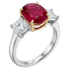 3.11 Carat vivid red oval Diamond White and Yellow Gold Ring