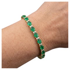 Bracciale tennis con smeraldo ovale da 6 carati e diamanti in oro bianco 14K